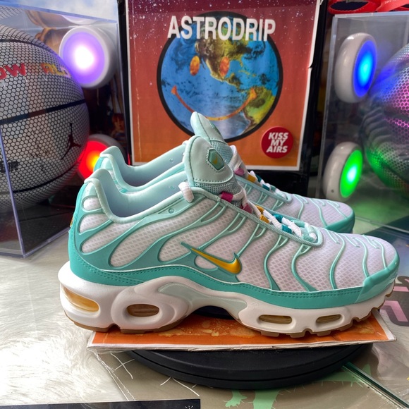nike air max plus teal